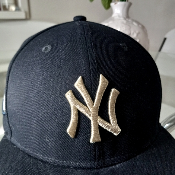 NY CAP New Era Black one size, World Series Champions. - Picture 5 of 7